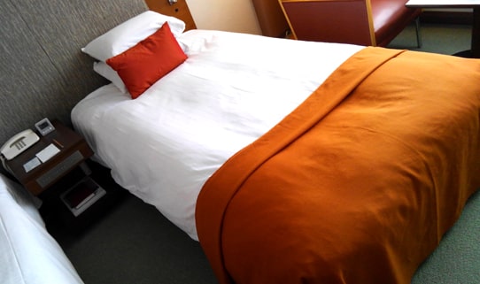 ニセコ　ノーザンリゾートアンヌプリ　ホテルのお部屋　ベッド